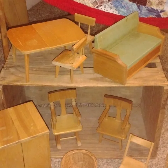 Vintage STROMBECKER Natural Wood and Wicker DOLLHOUSE Lot 14 Pieces TLC - Picture 2 of 10